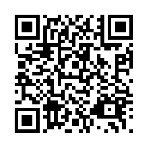 陈三爷摸捻着左手腕一串奇楠沉香珠二维码生成