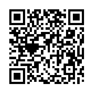 陈小练一把抱住秀秀立刻往后退……二维码生成