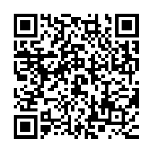 随即只见手中的金色的巨剑再一次爆射出一道刺眼的金色的光芒二维码生成