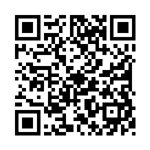 随即嗤一声两人撞上帘幕挂破帘幕一路冲进二维码生成