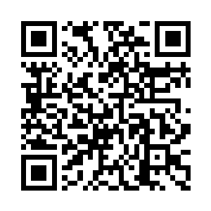 随即安杰也是喊了一位女性的勤务人员过来二维码生成