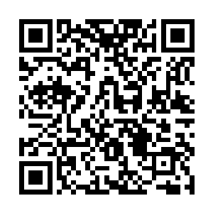 随即看到一名不似中原道士装束的中年道人翩然而至二维码生成