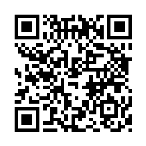 随后他便是躲在了房间一角的珊瑚当后面二维码生成