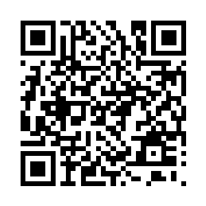 随后便把注意力放在了他身边的两位身上二维码生成