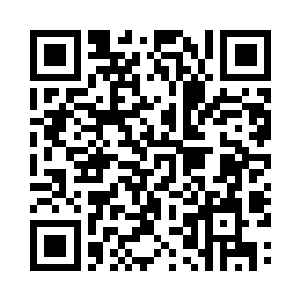 随后便拿出了手机放在自拍功能上看了看二维码生成