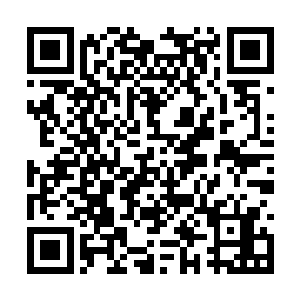 随后小厮将龙傲天带到了一个十分奢华的客厅之中二维码生成