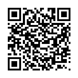 随后目光便是锁定在一个消瘦的身影二维码生成