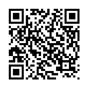 随后脸上的表情也露出了一抹凝重二维码生成