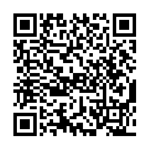 随后雪月接过了纸条不敢有半点的耽误和风花连忙退了出去二维码生成