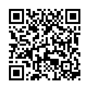 隐约还可以看到有三两小鱼在这水潭里游动二维码生成