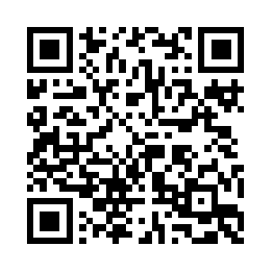 雅文坐到床上之后就从一旁拿起了手机二维码生成