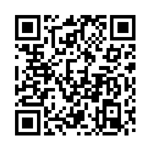 雨果泪水涔涔地举起了右手里的小金人二维码生成