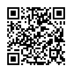 雨果的要求让凯瑟琳和迈克尔都直接笑出了声二维码生成