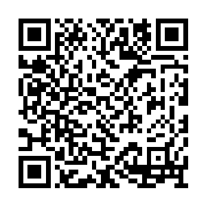 雪白浴衣的高耸前襟因为胸口剧烈的起伏撑开了二维码生成