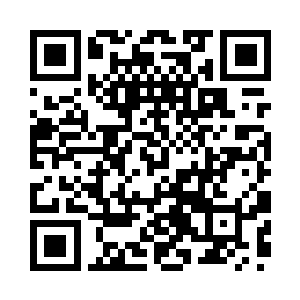 雷欢喜把烟夹在手里任凭烟雾缓缓飘起二维码生成