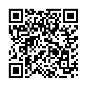 雷欢喜让乔尔管家给自己端来了一瓶矿泉水二维码生成
