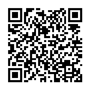 雷电如神祗投在世间的血红战戟在这茫茫天地之间二维码生成