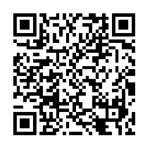 雷霆恩发现自己竟然看不透那具曼妙纤巧身形下的样子二维码生成