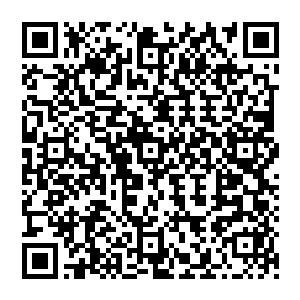 需要回旧地球去把新蓝翔的地下科技实验室给整个搬来――所以洪大力准备了不少的空间装备二维码生成