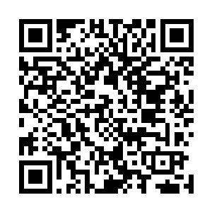 震耳的雷声和噼噼啪啪光罩和闪电接触发出的响声汇集起来二维码生成