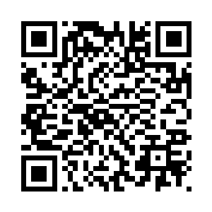 霍君白脱去外衫放在一块大石之上二维码生成