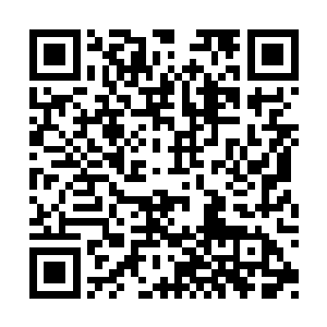 霍然间正见一面赤色披甲将士相势遽然显现而出二维码生成