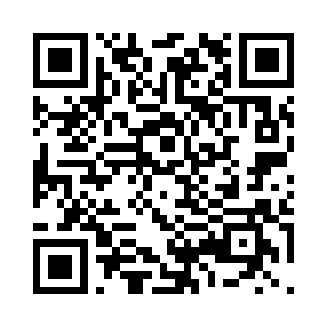 霍英琼感到了欧阳志远放在自己后腰二维码生成