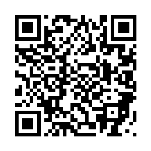 青羽凤鸣表面上是轻描淡写的一笑二维码生成