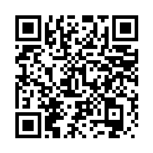 青衣长老将铁剑和卷首放在平台上二维码生成