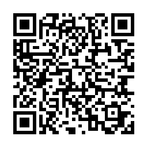 非要像一个苦力一样的把腿支在椅子上才能坐稳当二维码生成