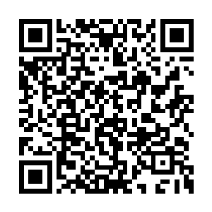 靠东上首主位共有五张上好的花梨木太师椅并列二维码生成