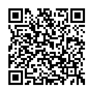 面前出现一个幽静而散发暗红光泽的无底洞……二维码生成