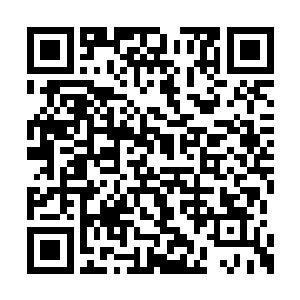 面前忽然多出小山般的原石和几块极品仙石出来二维码生成