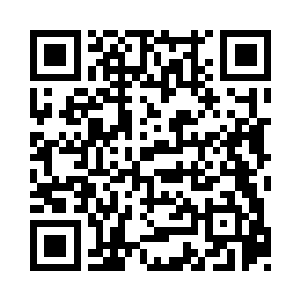 面前的人正是慕心怡与田蜜朝思暮想的叶秋二维码生成