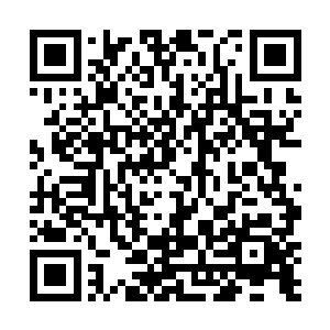 韩衍下意识的对着这个比自己小了很多的年轻人低了头二维码生成