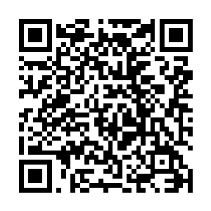 顺着一条只容得下一人的寒冰道出了十尺冰层的寒冰洞二维码生成