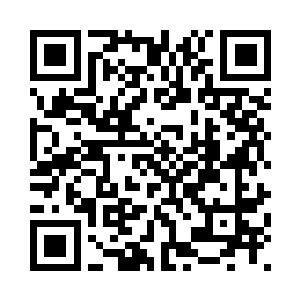 顾致衡正面色不豫的站在罗家门口二维码生成