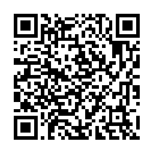 顿时只见一个一身粉红sè的羽衣的nv子呆呆的朝着这边望来二维码生成