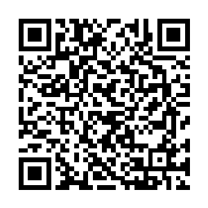 顿时只见一个黑衣老者出现在了自己的身后不远处二维码生成