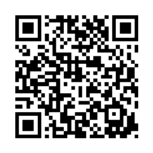 顿时将三人的注意力全部吸引在他的身上二维码生成