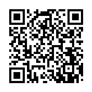 顿时用另一只拳头狠狠的朝着那玻璃门打砸二维码生成