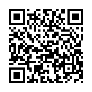 颐指气使的东方小姐仔细打量了一会儿二维码生成