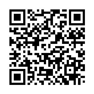 频频和同桌的几位美女聊的正欢呢二维码生成