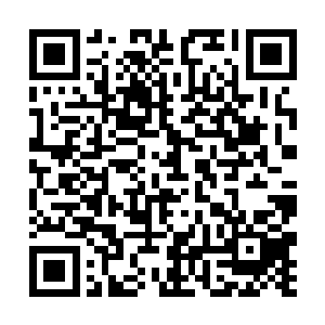 颜承泽快步走到办公室外拐角的楼梯处才接通了电话二维码生成