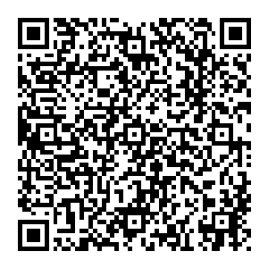 风清扬笑笑　他语气轻缓　但其目光却是沒有转动　直勾勾的看着远方的大巫圣女　似乎圣子的死　都沒能让她的情绪产生一点变化二维码生成