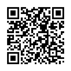 风衣中年人的眼睛里光芒亮了起来二维码生成