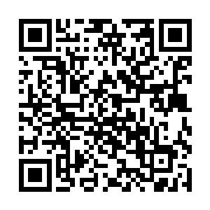 风韵犹存的美丽容颜仿佛瞬间结了一层冰一般的寒冷二维码生成