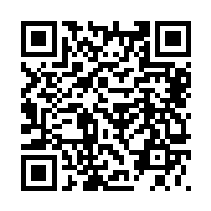 飞红不知从哪拿了件黑色披风抖开二维码生成