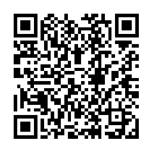 飞艇上的大副亲自带着两名穿着刑捕制服的人上了飞艇二维码生成