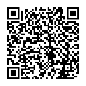 首先冲到那些荒芜古珠面前的是一位恶鬼道殿的新生和他恶鬼道殿的几位高手二维码生成